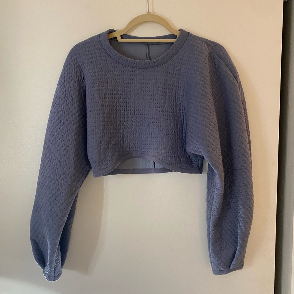 Women's Blue Quilt-Textured Crop Top Sweatshirt